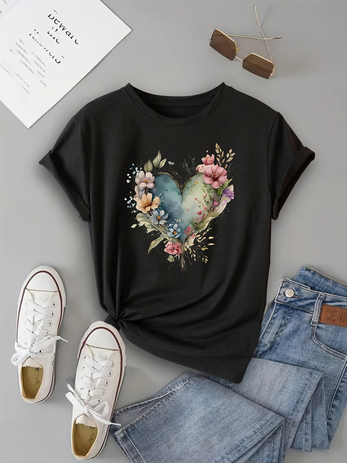 Women's Summer Breathable Comfortable Fabric Round Neck T-Shirt with Heart Bouquet Pattern