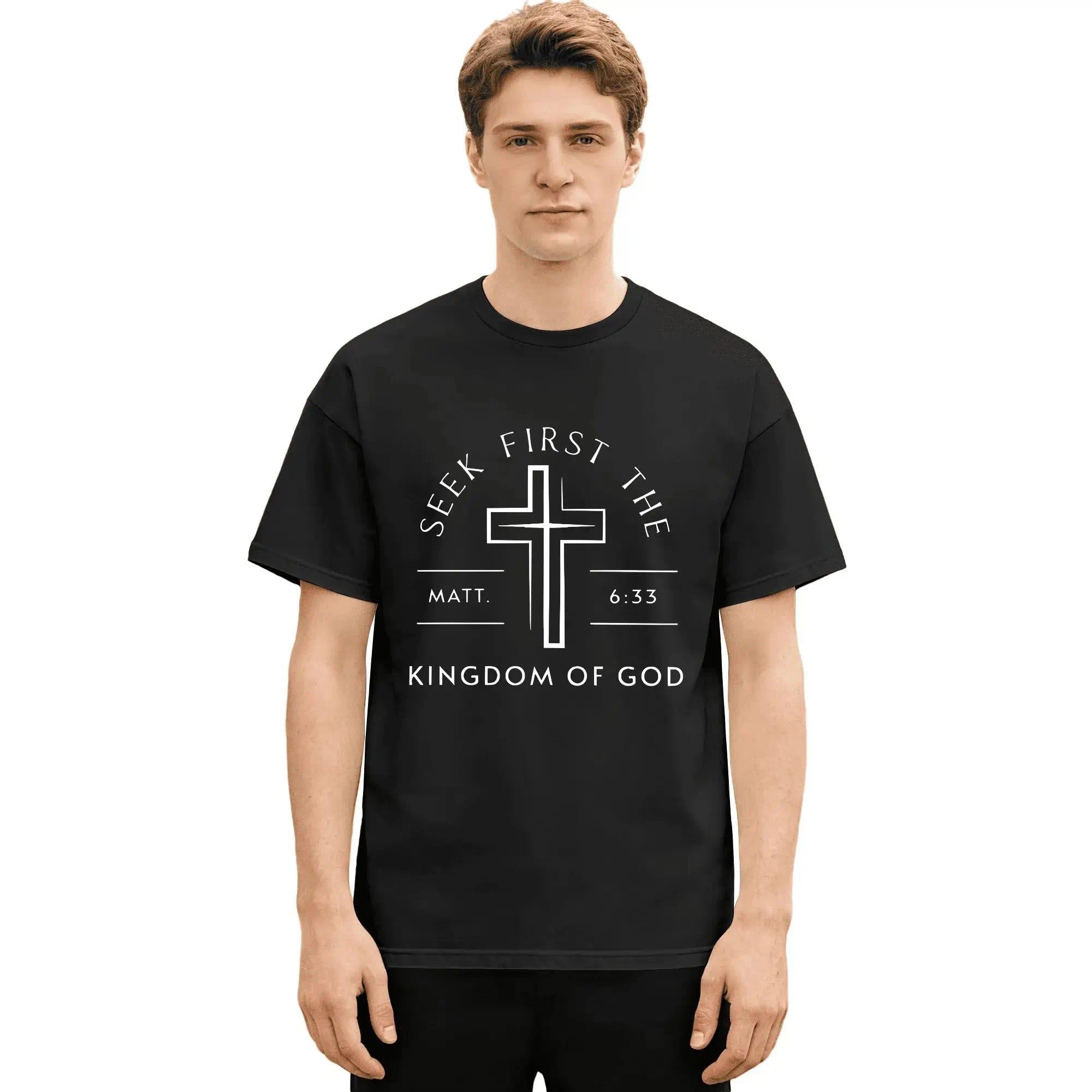 Seek The Kingdom Of God, God Is Worthy Of Your Faith, Believe In Christianity, Classic Retro Fashion High Street Cross Popular Letter Pattern Printing Boutique Cotton T-Shirt, Men's Summer High-Quality Printed Cotton pure cot