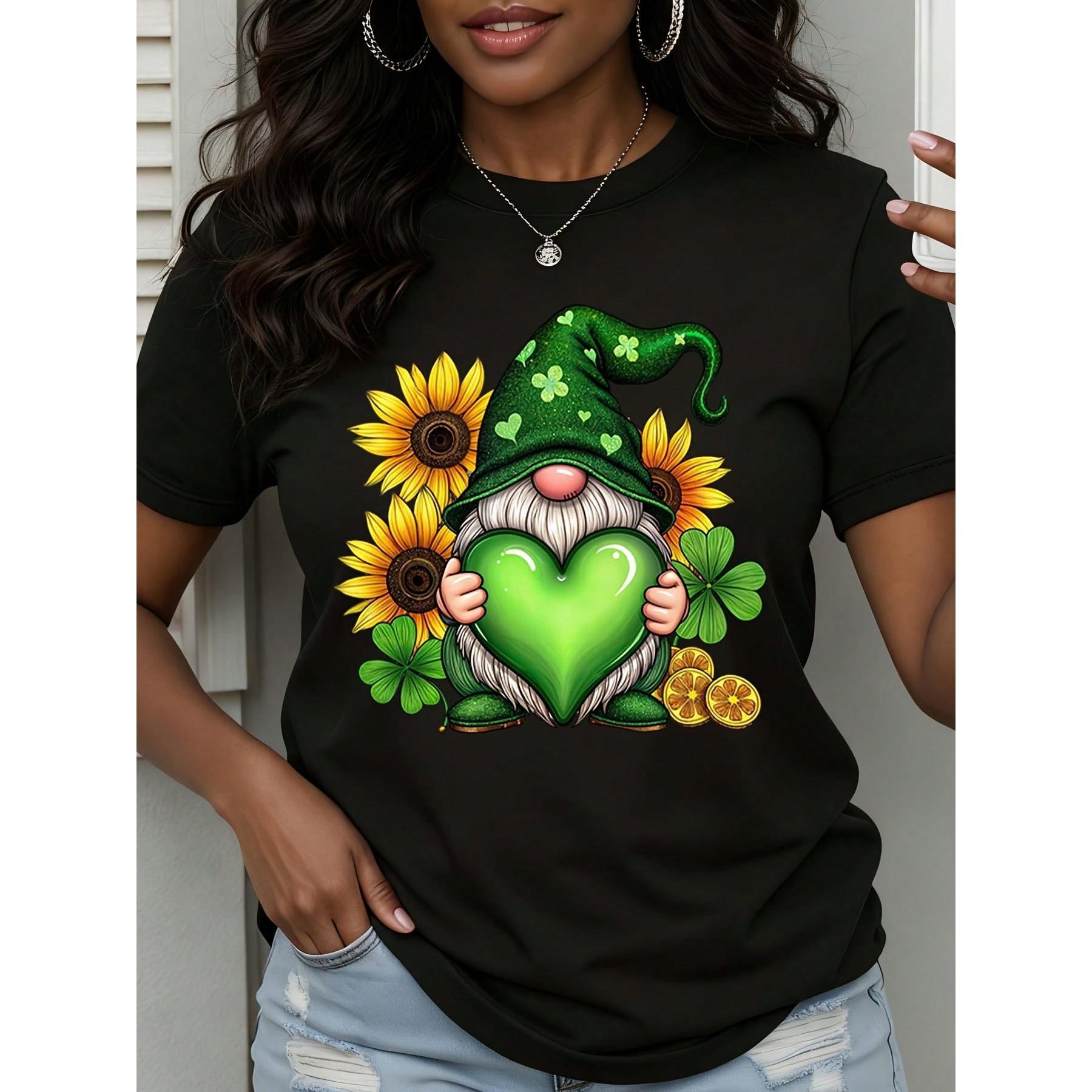 St Patrick's Day Women's Short Sleeve T-Shirt Garden Gnome Holding Green Heart With Sunflowers And Clover Print Casual Outfit For Spring Festivals And Everyday Wear