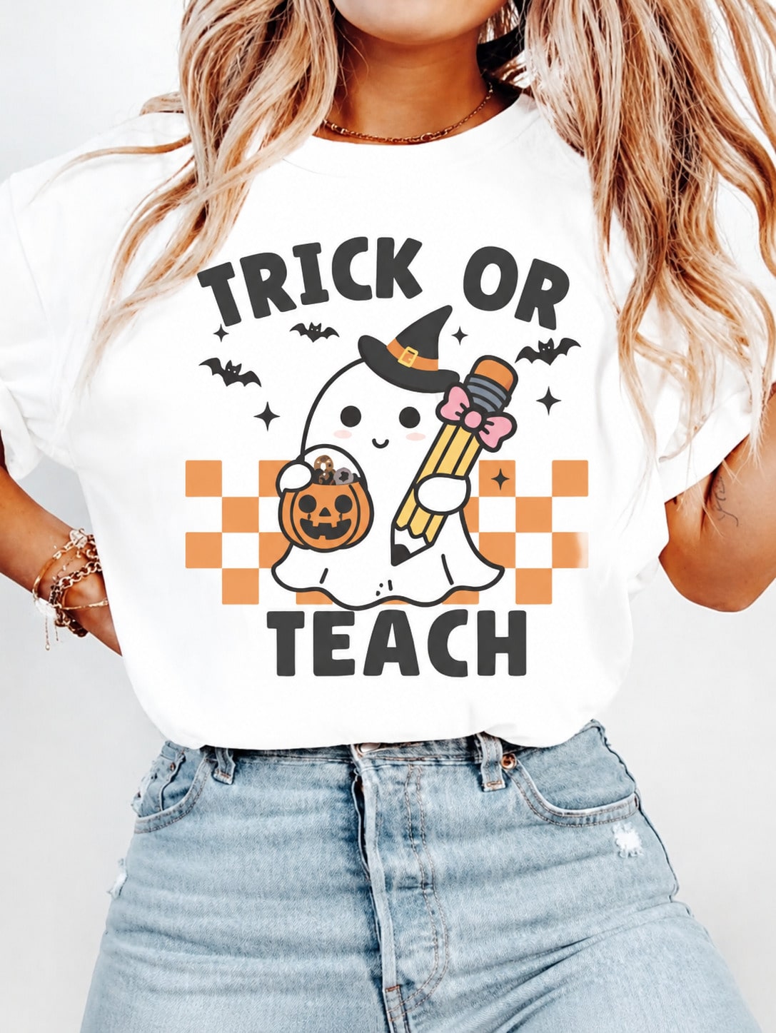 Women's Trick Or Teach Graphic T‑Shirt, Retro Cute Ghost Pencil Pumpkin Print, Spooky Teacher Halloween Short‑Sleeve Crew Neck Tee, Fall Holiday Teacher Gift Top