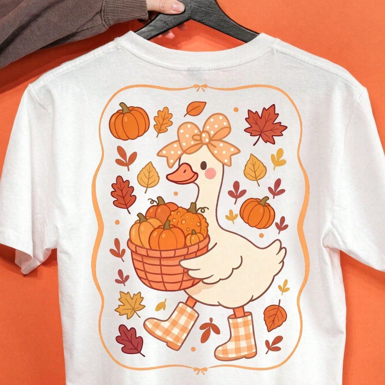 Cute Autumn Goose-Themed Graphic – Women's Crew-Neck T-Shirt (Back-To-School Style)