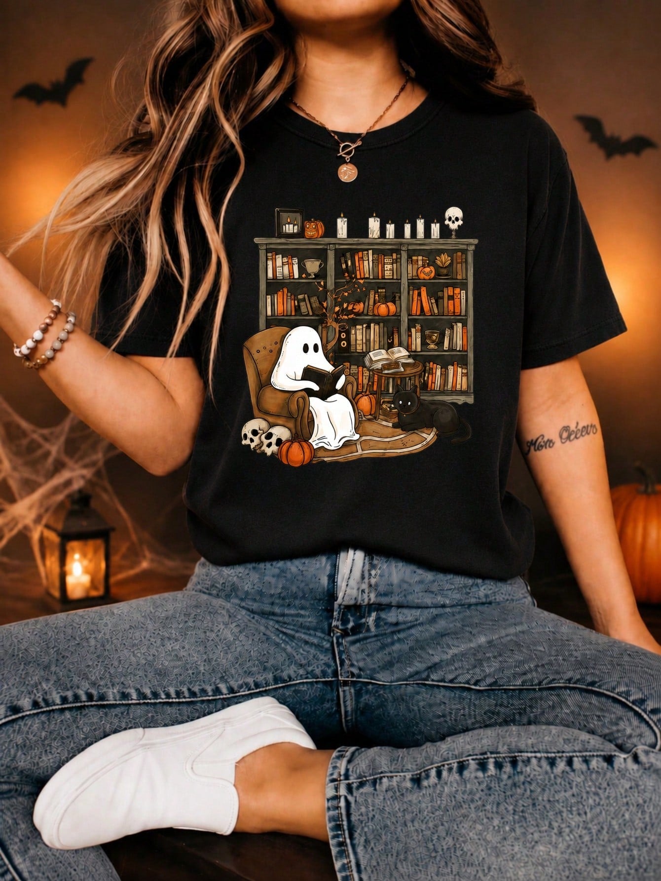 Women's Casual Ghost Reading Book Graphic Tee, Short Sleeve Round Neck Halloween Pumpkin Print Top