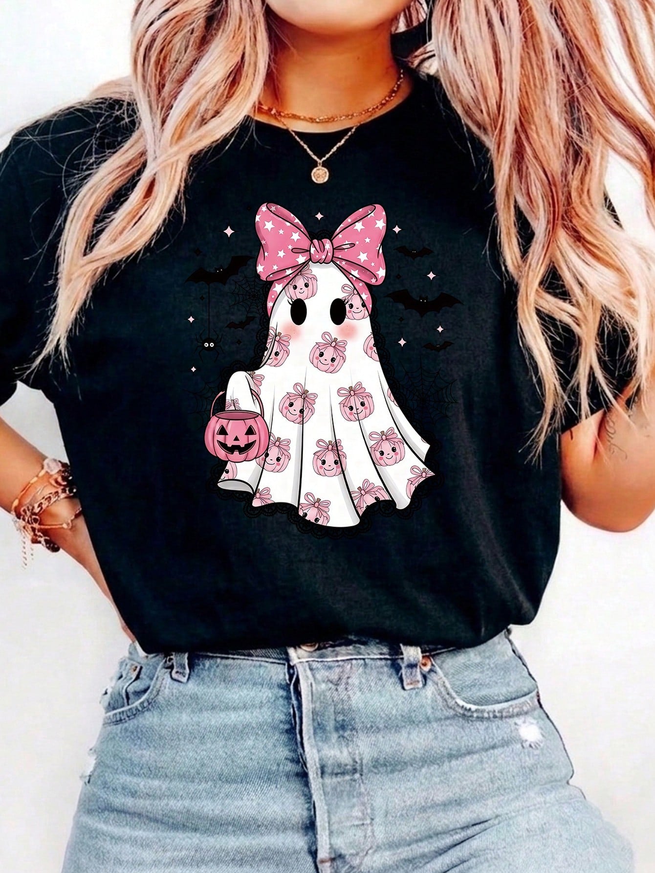 Cute Lace Ghost, Playful Halloween Pink Bow Ghost Girl Pumpkin Ghost Pattern T-Shirt