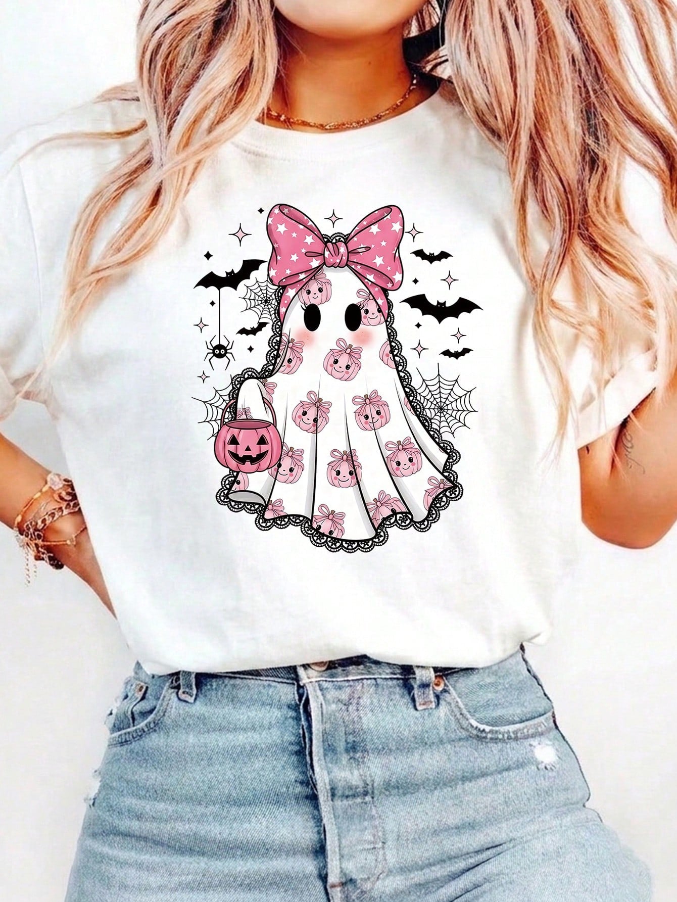 Cute Lace Ghost, Playful Halloween Pink Bow Ghost Girl Pumpkin Ghost Pattern T-Shirt