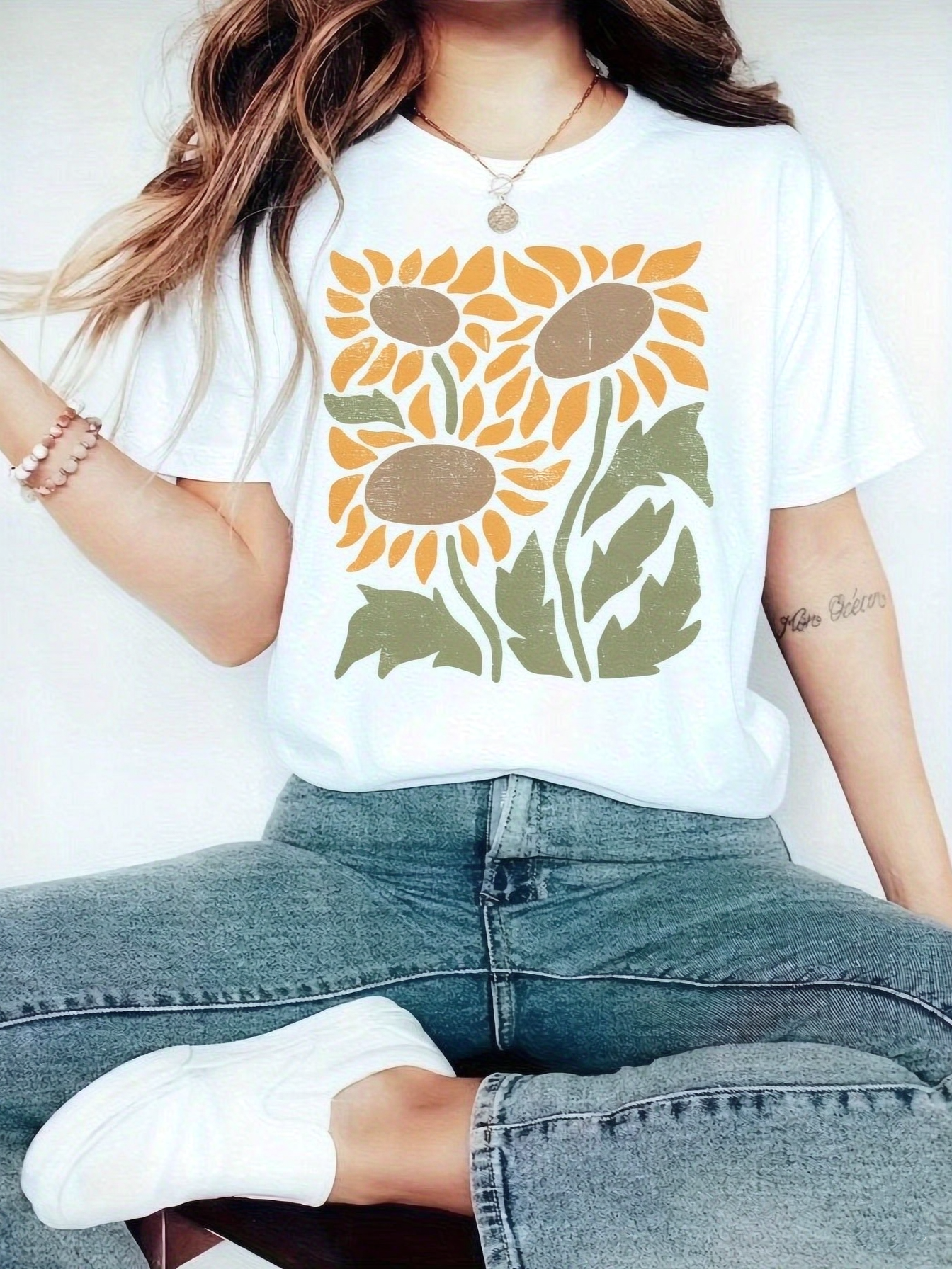 Women's Crew Neck Graphic T-Shirt, Vintage Distressed Sunflower Floral Short Sleeve Casual Tee