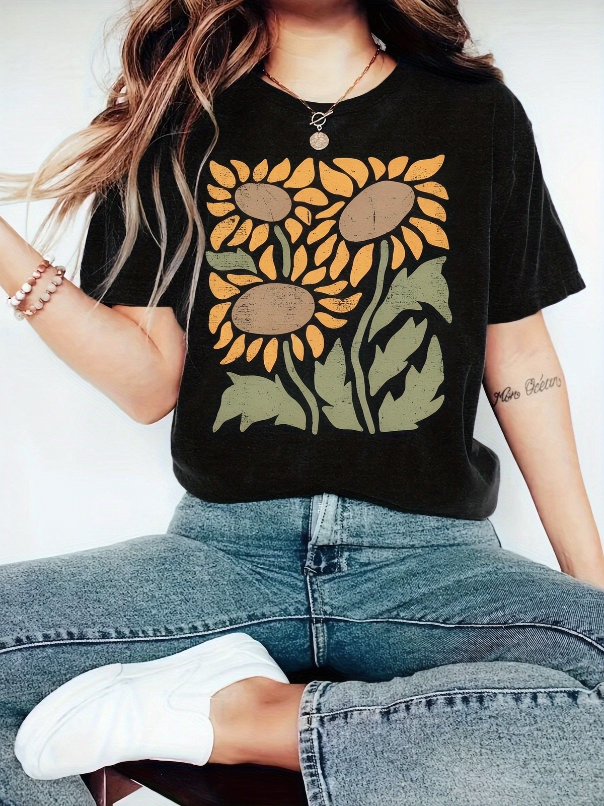 Women's Crew Neck Graphic T-Shirt, Vintage Distressed Sunflower Floral Short Sleeve Casual Tee