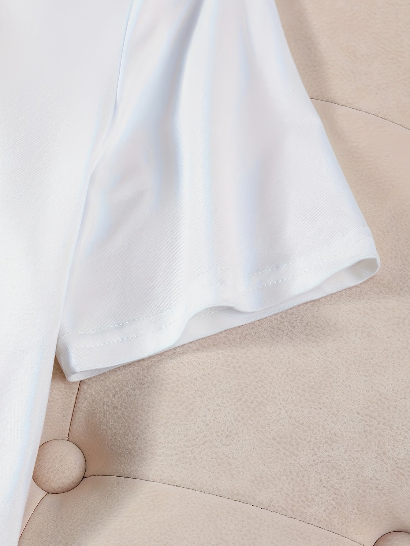 The Short - Sleeved T - Shirt, Printed with "CHAMPAGNE Please", Exudes French Elegance and Bourgeois Sentiment. Paired with Jeans and Small Shoes, It Can Create a French - Style Elegant Atmosphere.