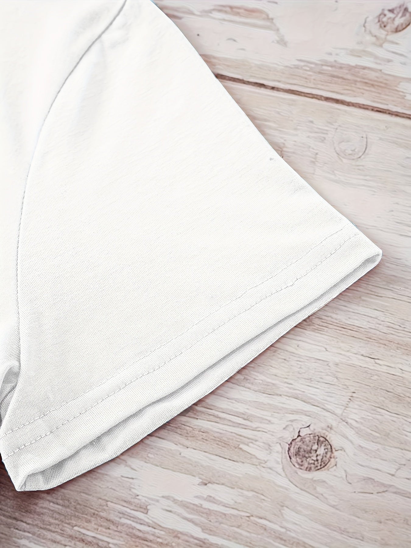 Women's Summer Breathable Comfortable Fabric Round Neck T-Shirt with Heart Bouquet Pattern