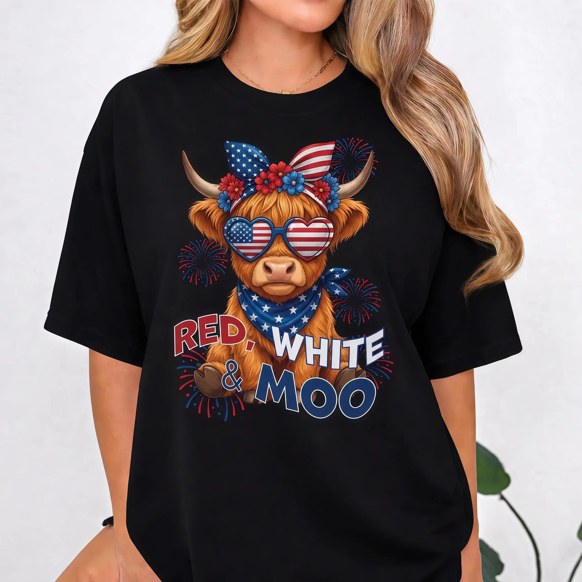 Unisex Red White & Moo Highland Cow T-Shirt 100%Cotton Patriotic Graphic Tee, Cute American Flag Cow Shirt, Independence Day Fireworks Short Sleeve Top