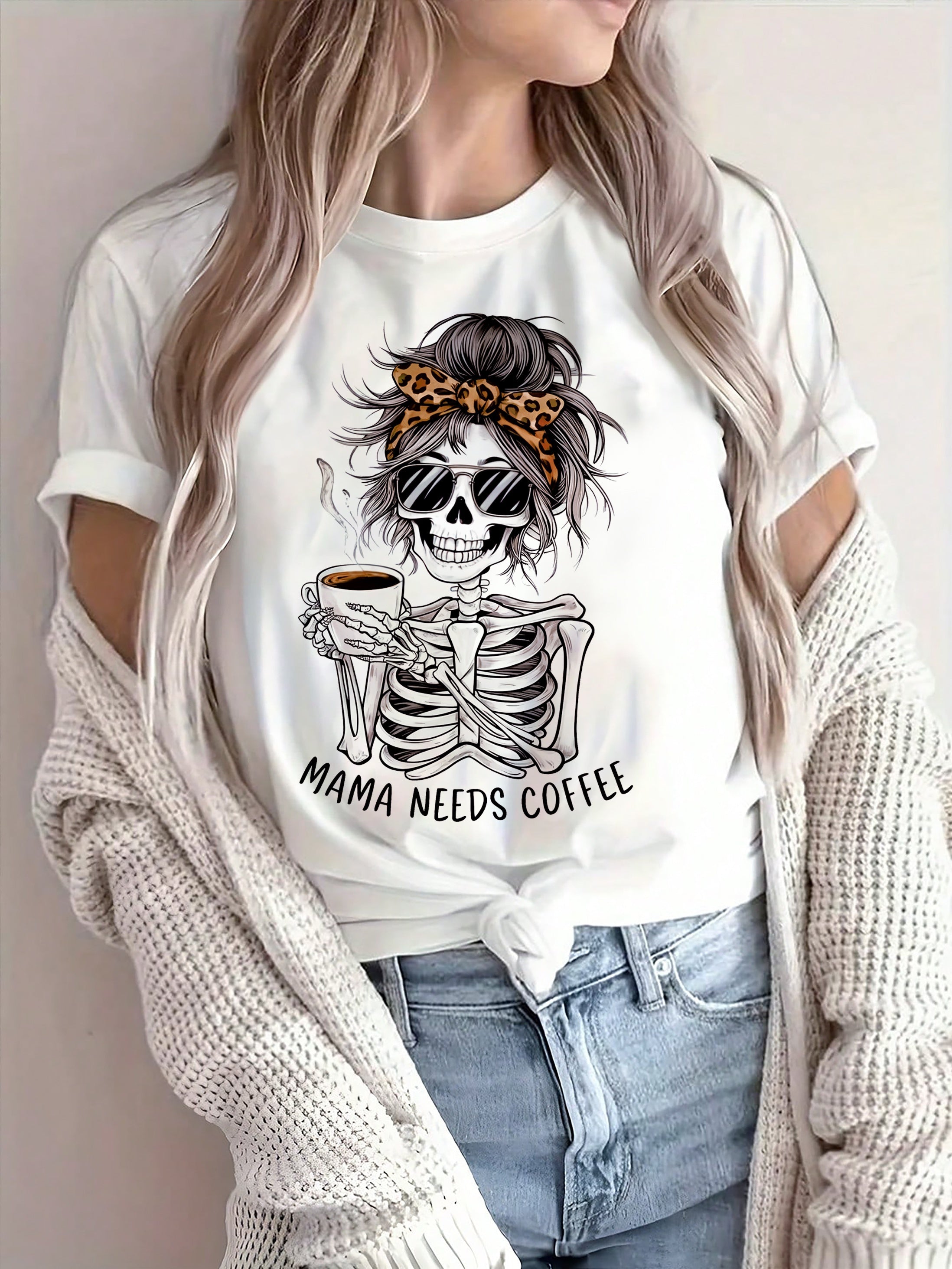 Women's Halloween Crewneck T-Shirt with Skull Print – Short-Sleeve Holiday Outfit