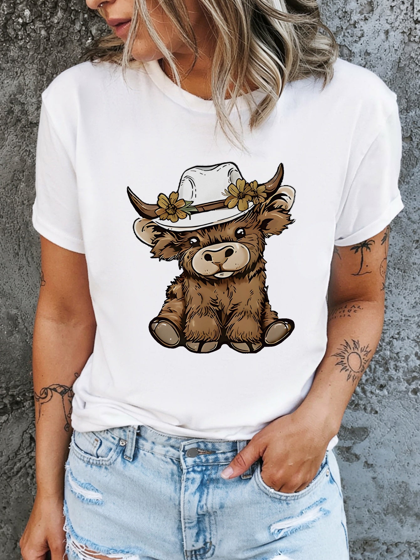 Women's Cute Brown Calf & Cowboy Hat T-Shirt
