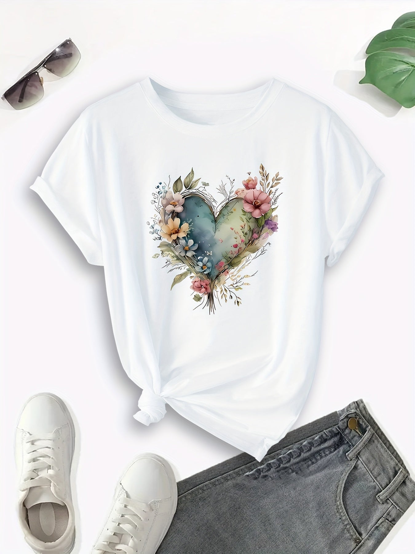 Women's Summer Breathable Comfortable Fabric Round Neck T-Shirt with Heart Bouquet Pattern