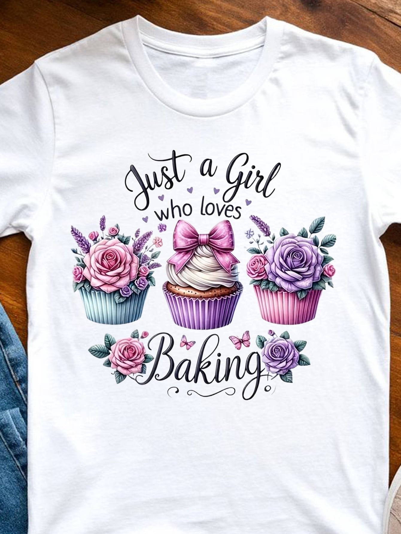 Just A Girl Who Loves Baking Cupcake Floral Women's T-Shirt