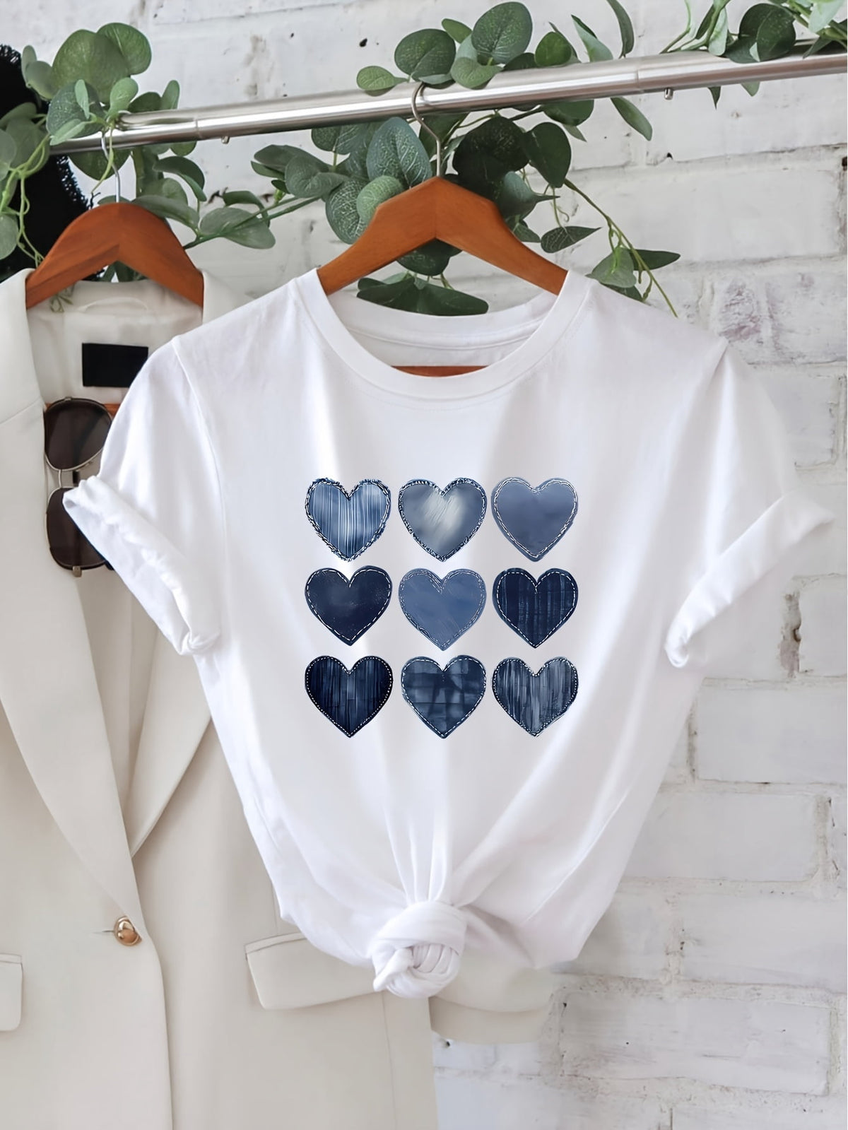 New Women's Round Neck Heart Print Fashion Cool Short Sleeve Summer Casual T-Shirt