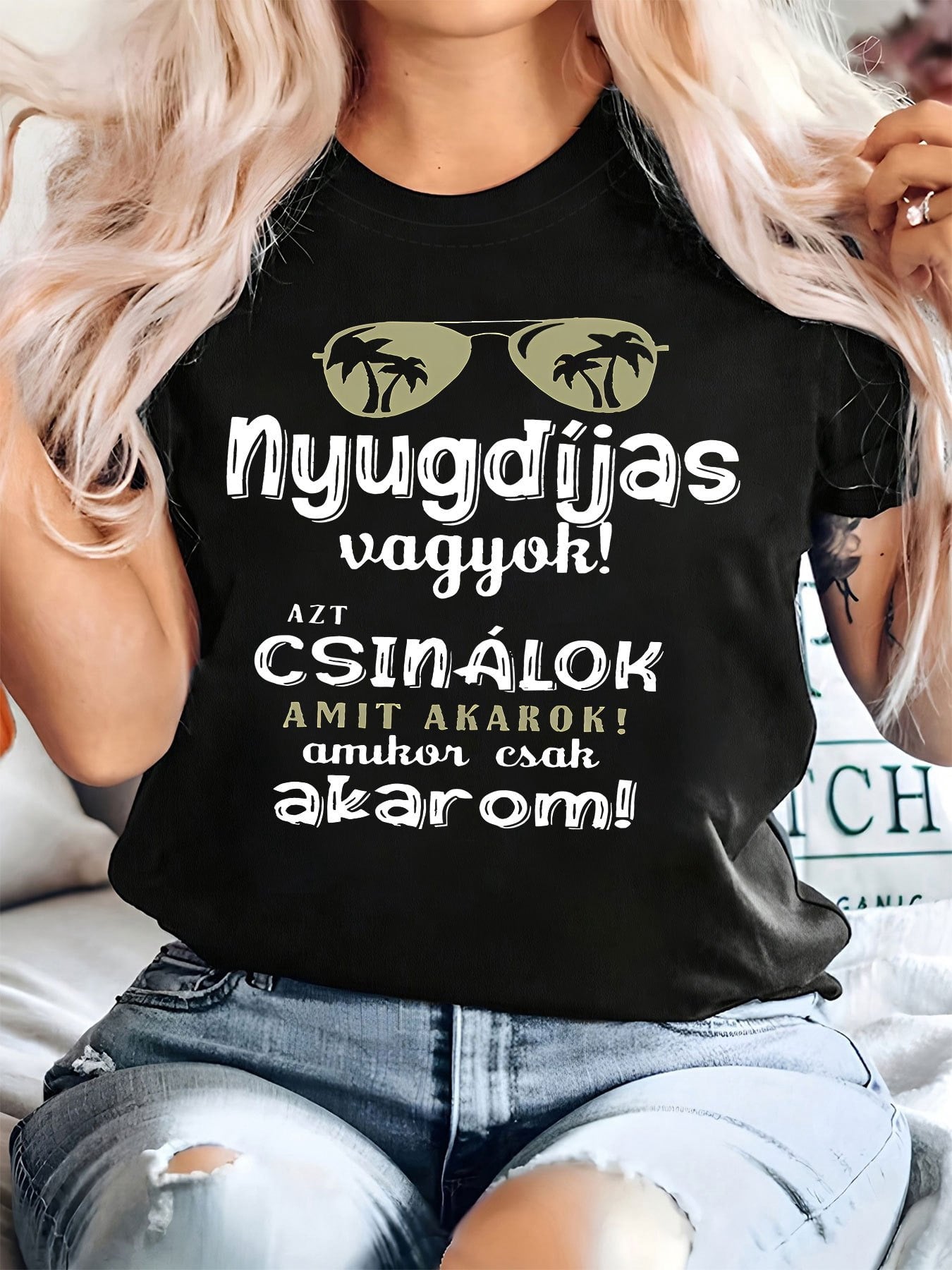 Retro Palm Tree Sunglasses Hungarian Funny Quote Women's T-Shirt