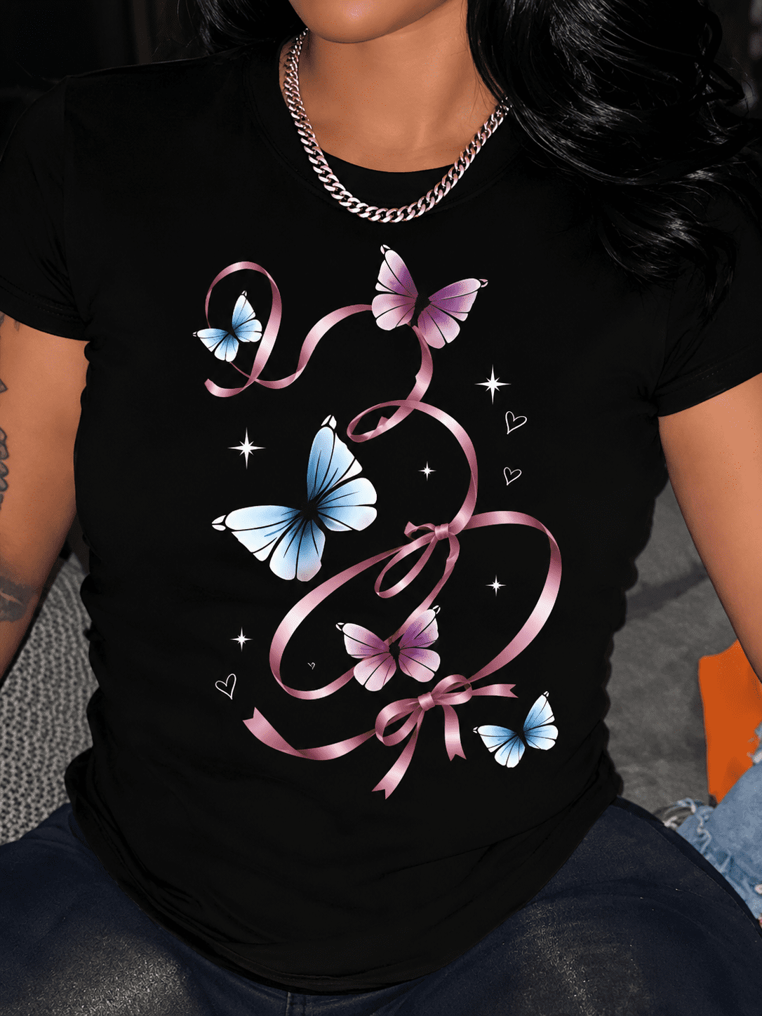 Women's Elegant Short-Sleeve T-Shirt – Black Crew-Neck Top with Butterfly Print; Casual, Machine-Washable, Suitable for Spring, Summer, and Autumn.
