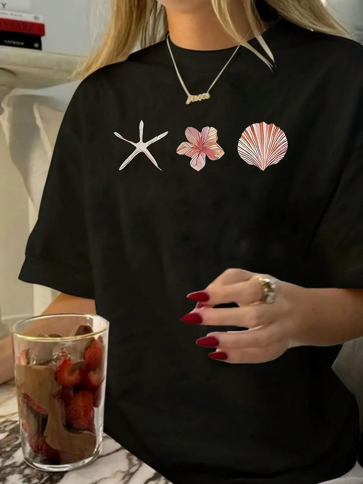 Women's Graphic T-Shirt with Starfish & Shell Print, Casual Slim Fit Short Sleeve Round Neck Top for Summer Beach Tshirt