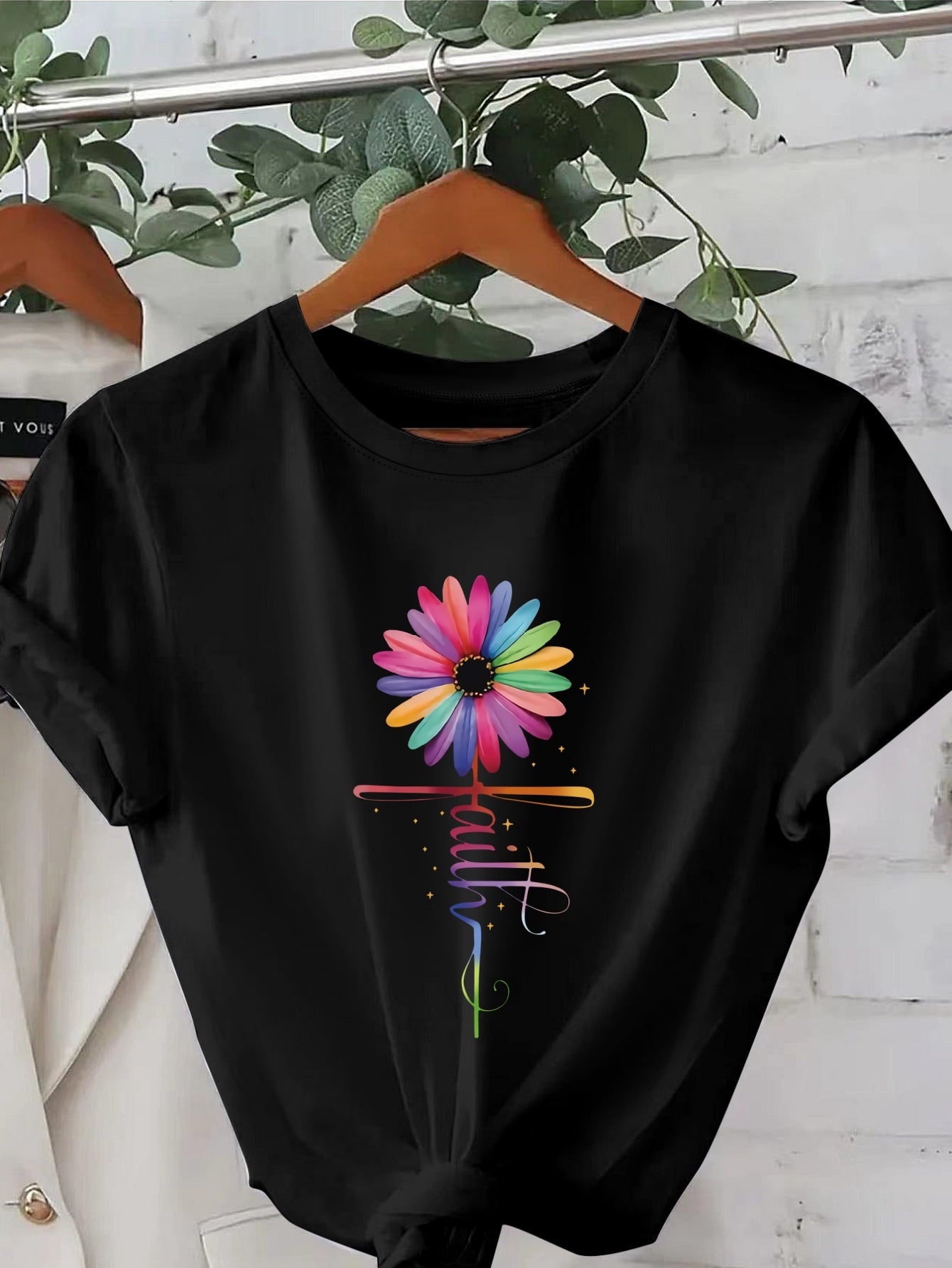 Women’s Rainbow Daisy Faith Cross Floral Graphic T-Shirt Christian Inspirational Faith Short Sleeve Tee