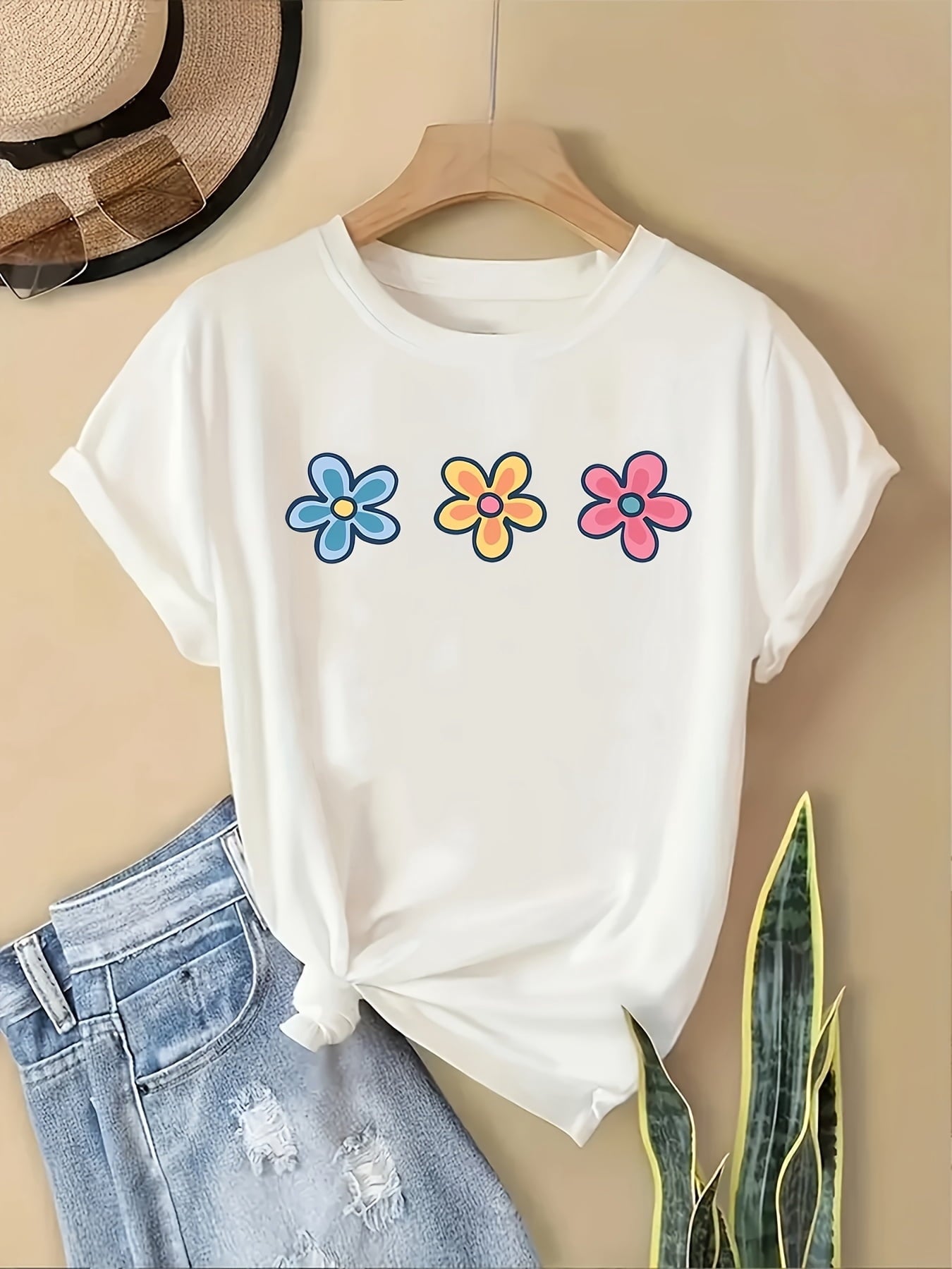 Women’s Retro Groovy 3 Colorful Daisy Floral Graphic T-Shirt Cute Minimal Flower Casual Short Sleeve Tee