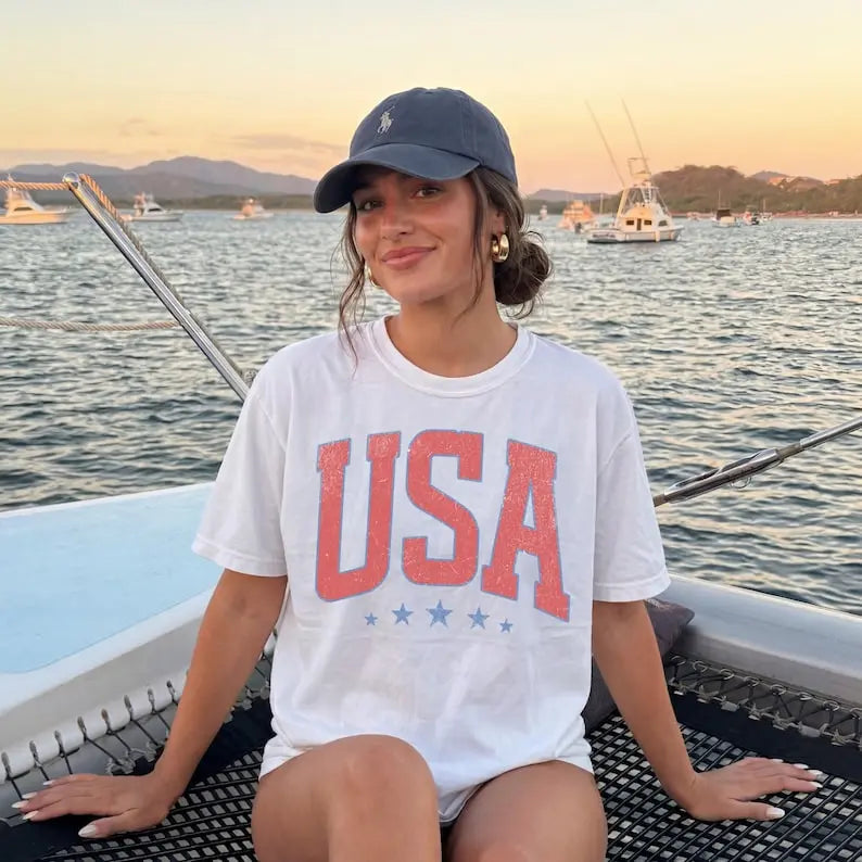 Women's USA Graphic T-Shirt, Retro Oversized Crew Neck Tee, Soft Casual American Top Casual Tops, American Tshirt