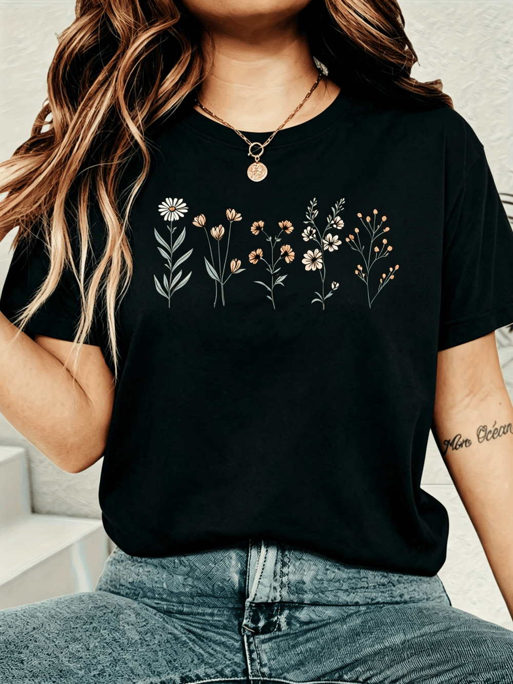 Women's Wildflower Graphic T-Shirt, Vintage Botanical Wild Flowers Print Short Sleeve Casual Tee