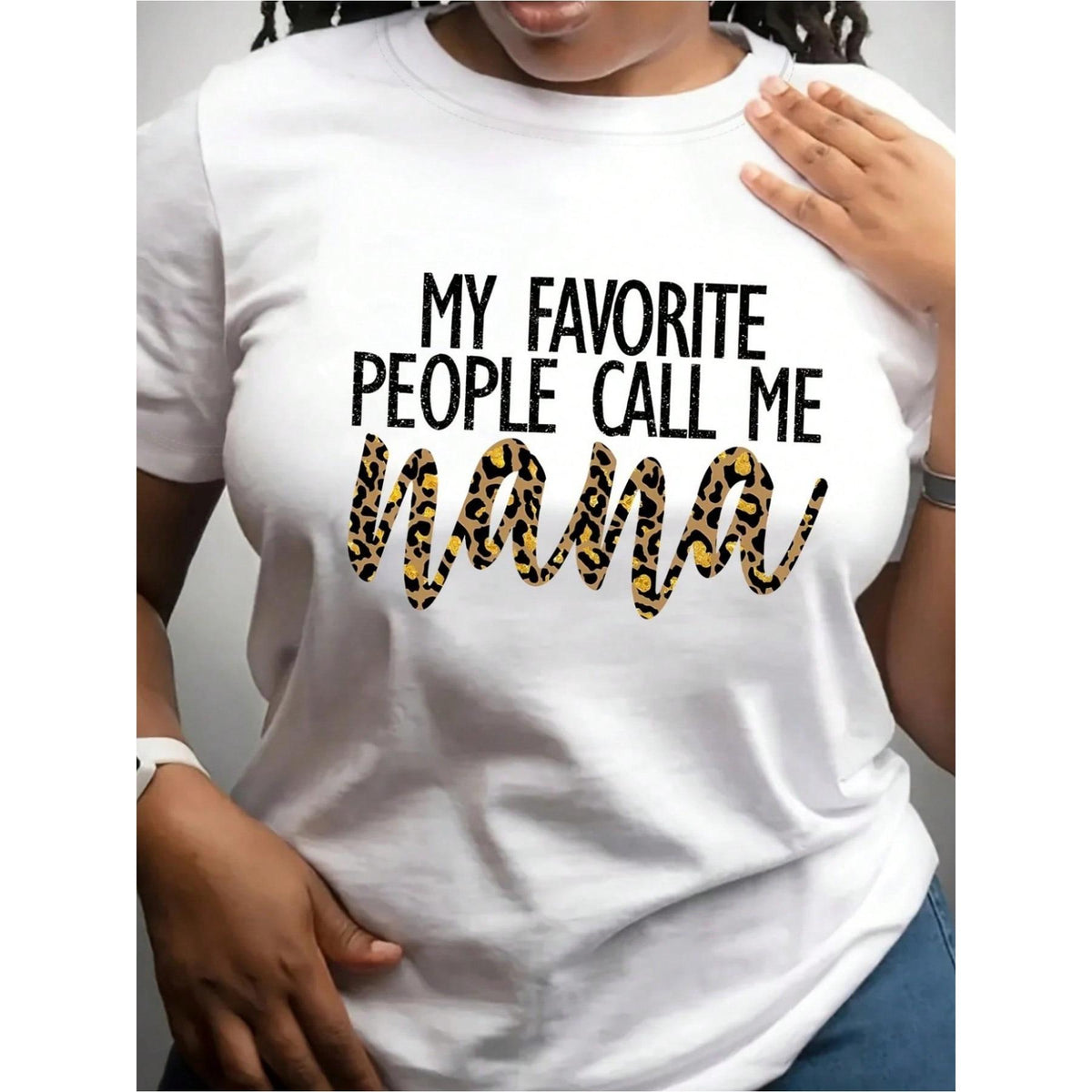 Women'sT-ShirtWomen'sT-ShirtWhere"The Person I Love Most Calls Me Grandma" Printed T-Shirt-Black, White, And Gold Letter Design, Loose-Fitting Short-Sleeve Round-Neck Top, Breathable Casual Summer Wear, Women's T-Shirt